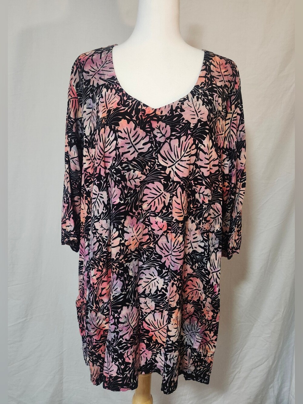 Blue Sky Black Pink Leaf Swing Tunic Top With Pockets